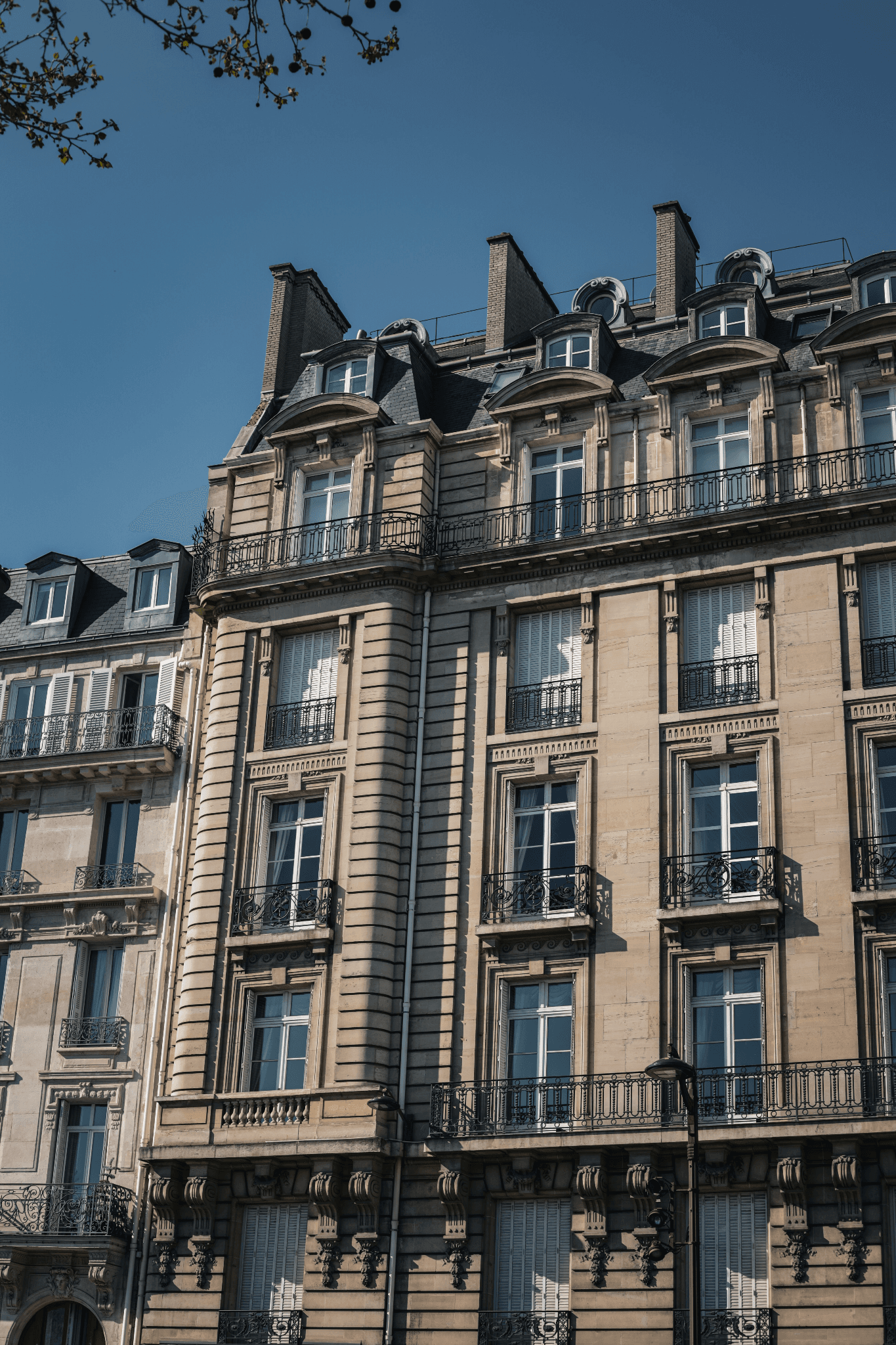 Immobilier : les prix ont chuté de plus de 10 % à Paris, et le marché pourrait connaître de nouvelles difficultés