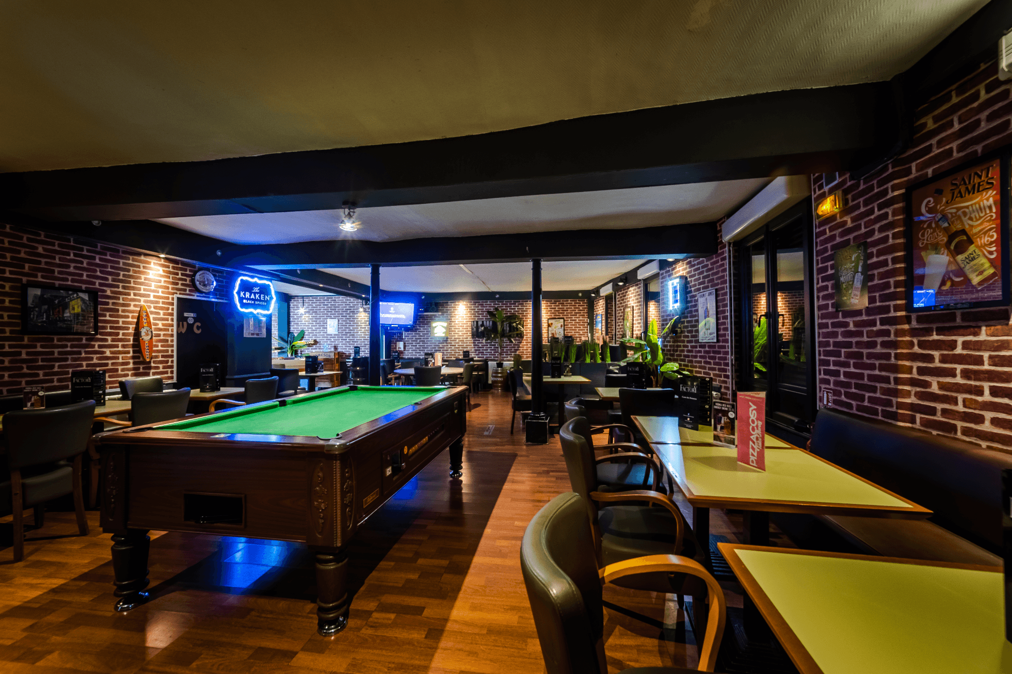 Fonds de commerce bar-brasserie avec terrasse privée – Chartres
