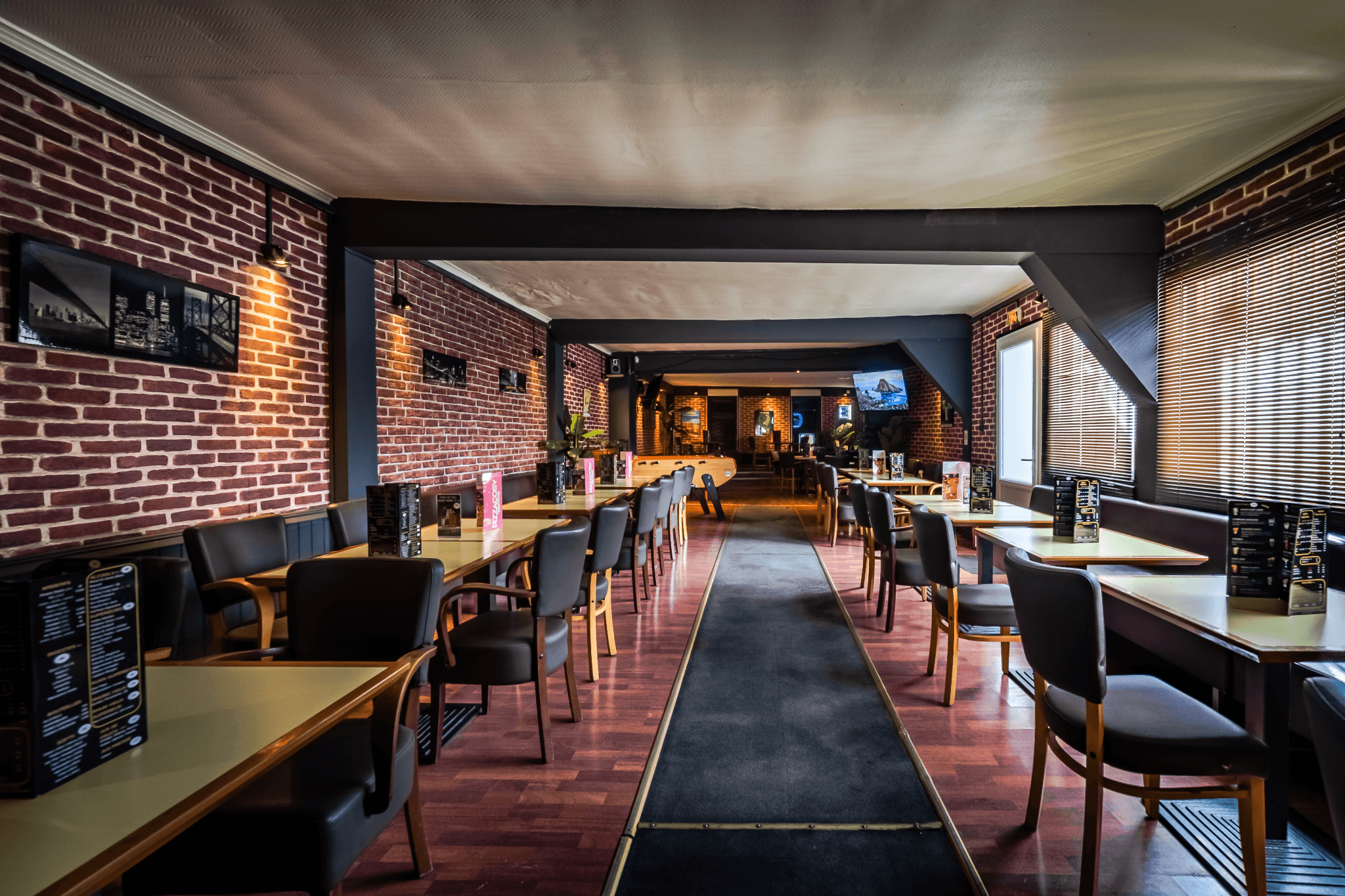 Fonds de commerce bar-brasserie avec terrasse privée – Chartres