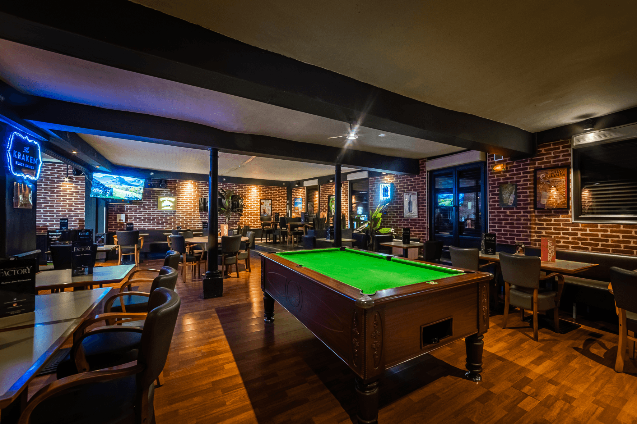 Fonds de commerce bar-brasserie avec terrasse privée – Chartres