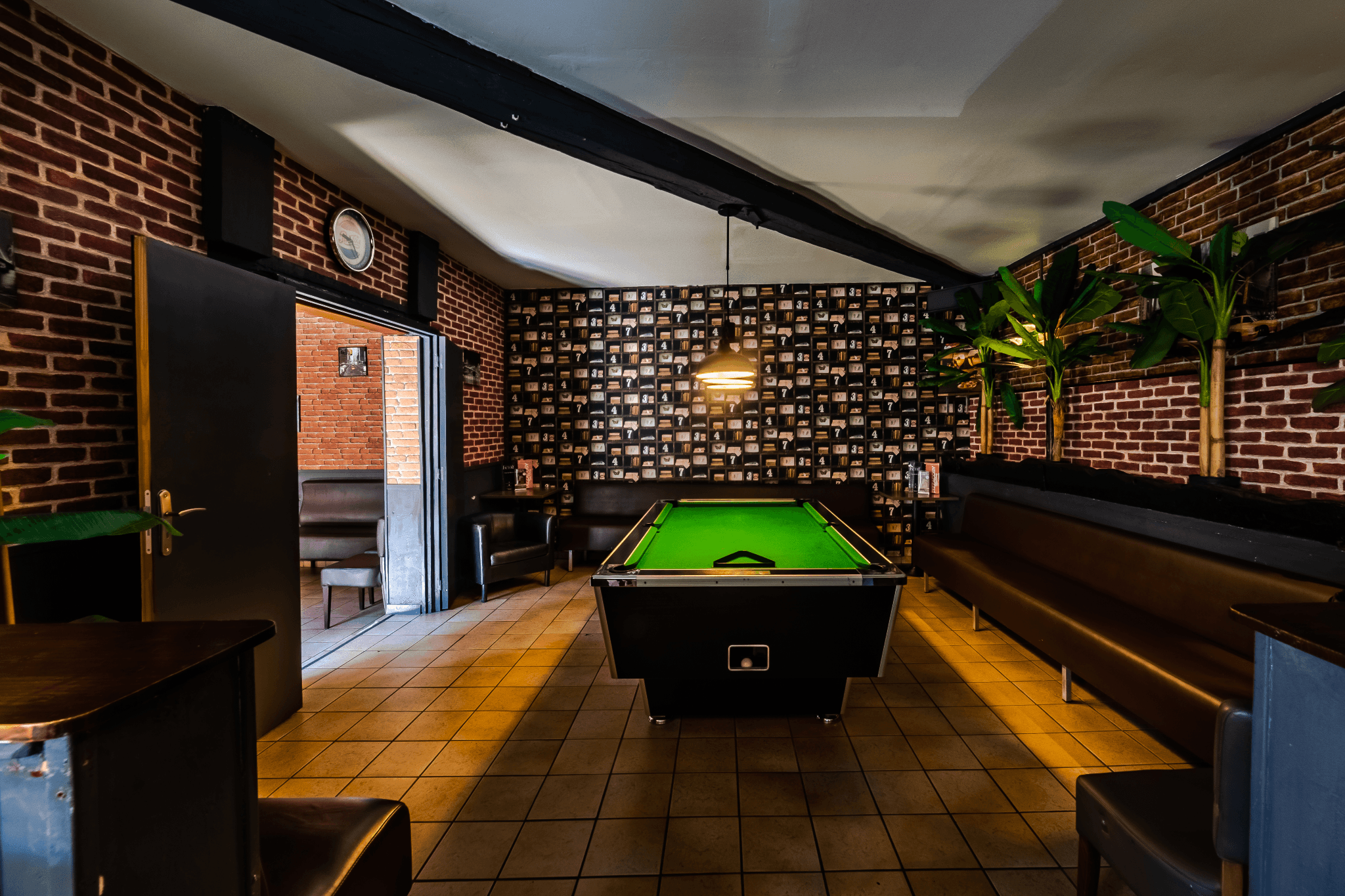 Fonds de commerce bar-brasserie avec terrasse privée – Chartres