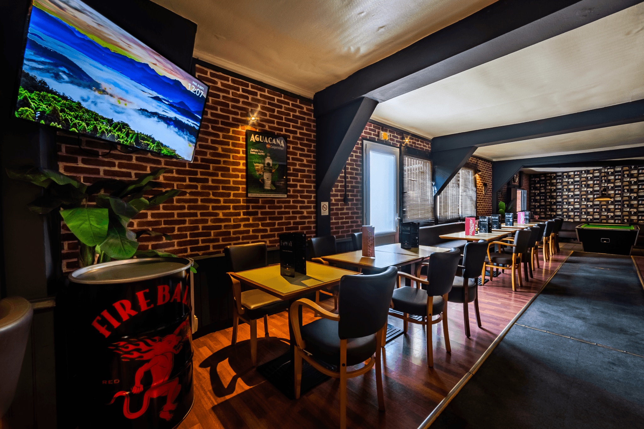 Fonds de commerce bar-brasserie avec terrasse privée – Chartres