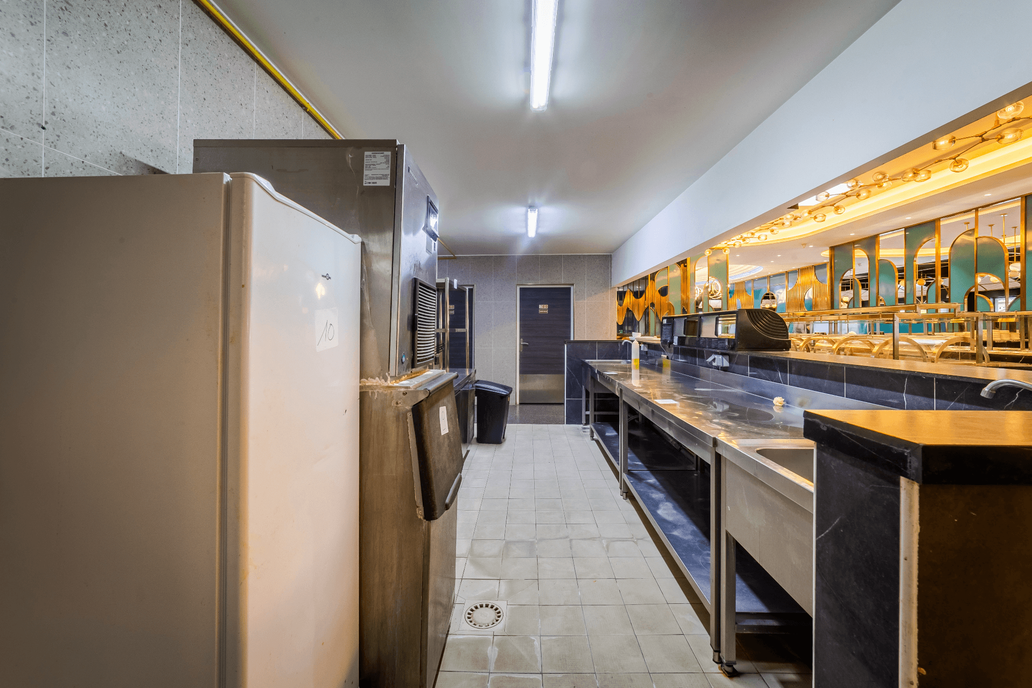 Local commercial 1000m2 Saint-Cyr-l'ecole